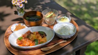 筍の酢豚とメロンシャーベットの杏仁豆腐